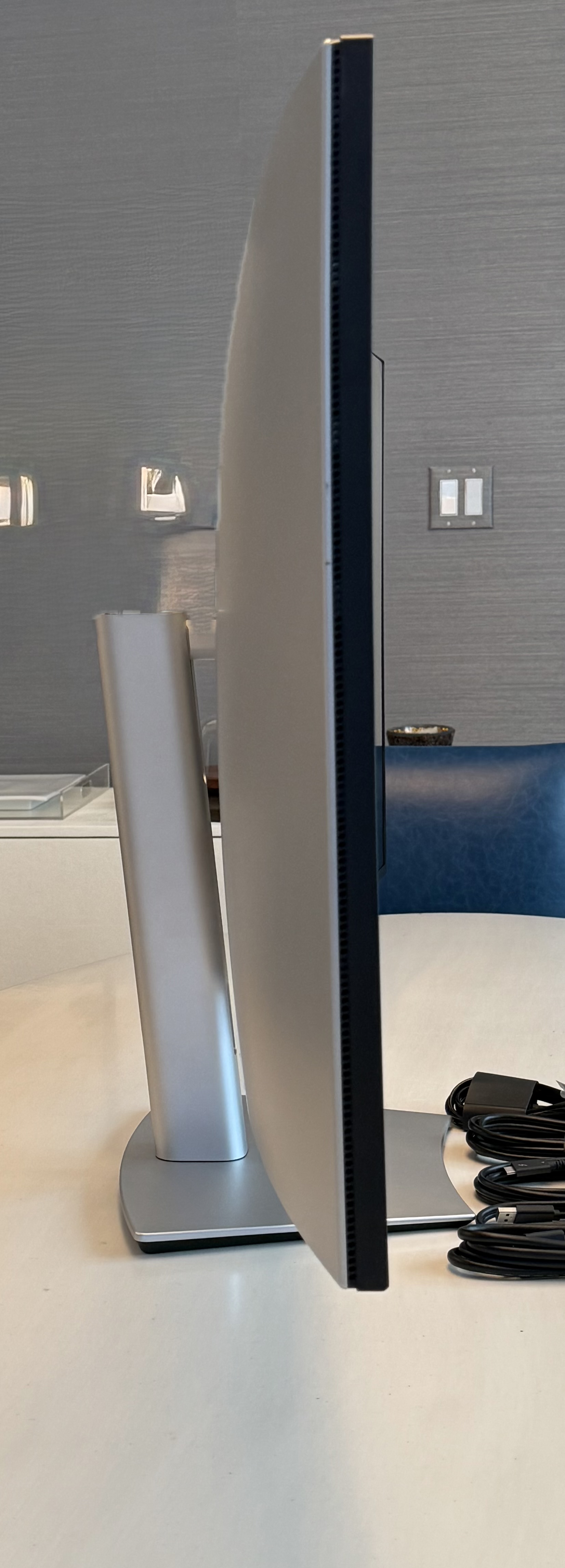 Dell U5226KW Side Profile