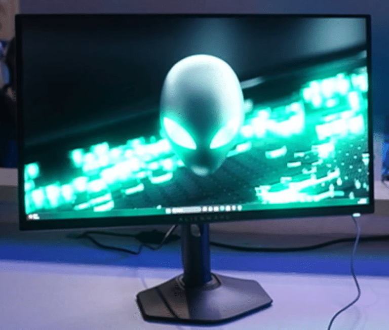 Alienware AW3225QF and AW2725DF at TwitchCon – 240Hz 4K and 360Hz QHD ...